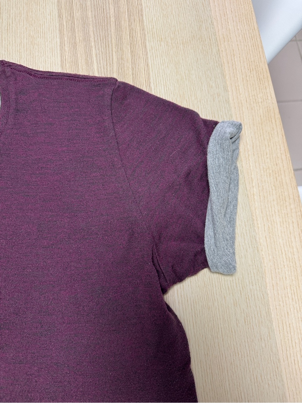Men’s Short Sleeve Crewneck Tee in Plum with Grey Cuff